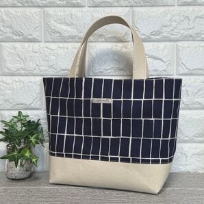 【handmade】トートバッグ ネイビー 北欧風 レンガ柄 AT002