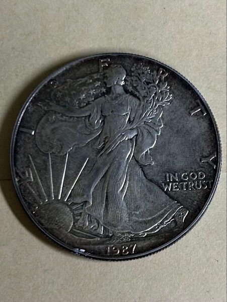 1987年 イーグル銀貨 品位999 1オンス(31.1g) 純銀 本物保証