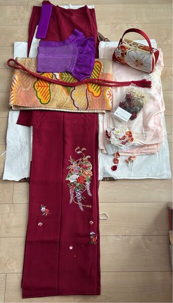 成人式 振袖フルセット 一式 シンプル 無地 刺繍 真紅 個性的