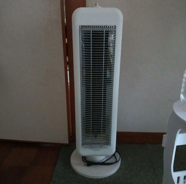 中古 IRIS OHYAMA 電気ヒーター 赤外線電気ストーブ