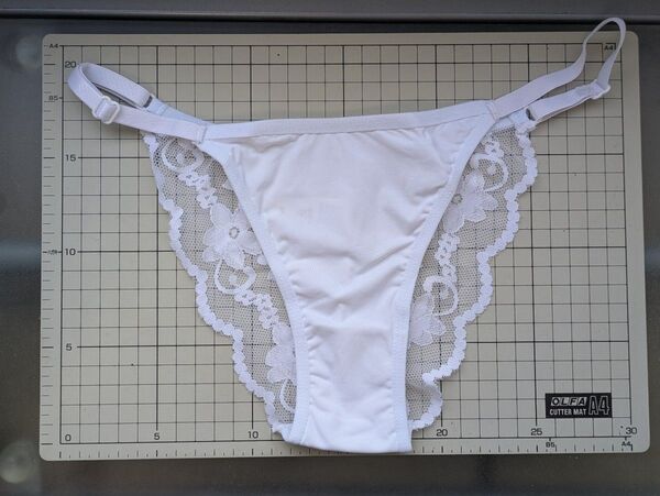 ブラジリアンハーフバックパンティーショーツ背面ホワイトサイドアジャスター