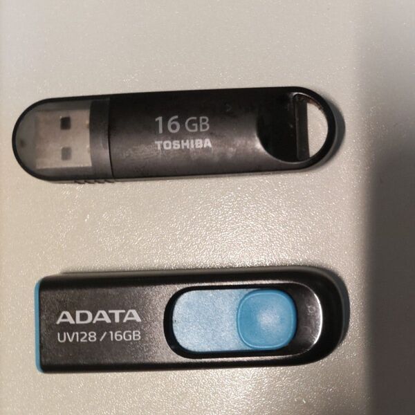 USBメモリ 16GB x2 (合計32GB) TOSHIBA + ADATA USB3.0対応 動作確認済み