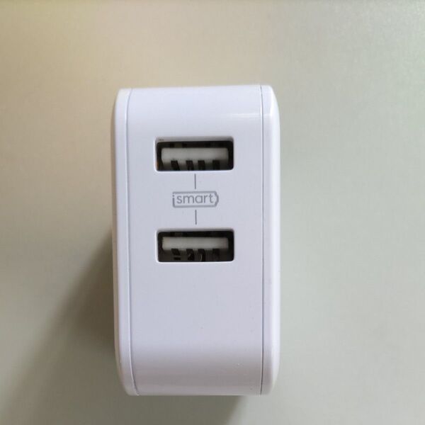 USB急速充電器 + 巻き取り式ケーブル(Type-C, MicroB, Lightning対応) + 普通のUSBケーブル