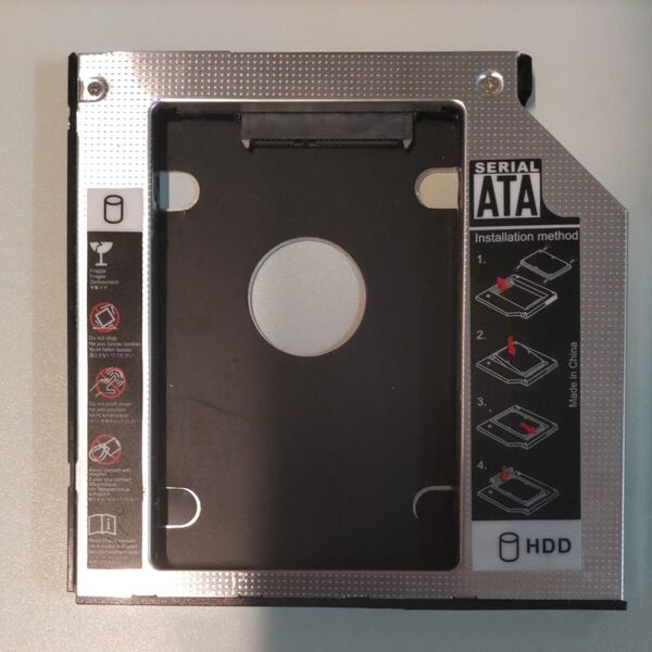 2.5インチHDD/SSDマウンタ (ウルトラスリム型光学ディスクドライブベイ用) スリムSATA→標準SATA変換
