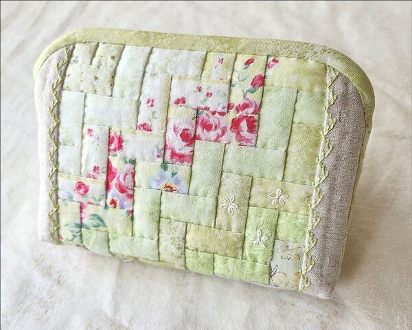 パッチワーク 通帳ポーチ / レールフェンス * マスカットGreen×Linen ≪ハンドメイド≫
