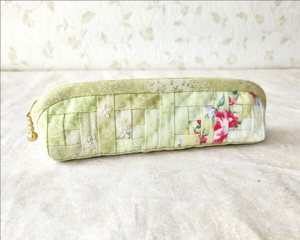 パッチワーク Miniペンケース / ログキャビン*マスカットGreen《ハンドメイド》かぎ針入れ 筆箱