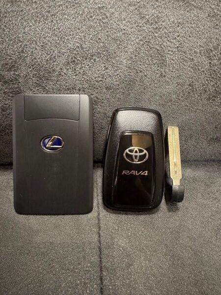 初期化済み 中古 トヨタ RAV4 3ボタン スマートキー レクサス カードキー