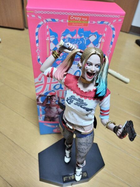 ハーレイ・クイン 1/6フィギュア