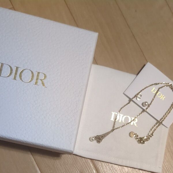 Dior ネックレス エッフェル塔 パール アクセサリー