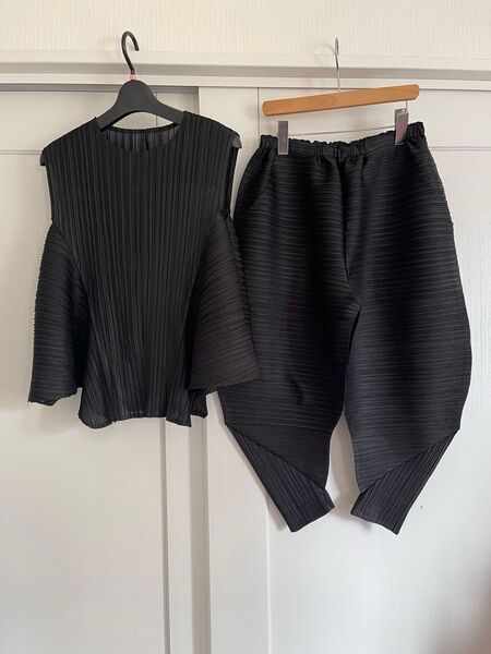新品 プリーツチュニック&パンツセット F