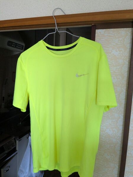 NIKE 蛍光イエロー Tシャツ ランニング トレーニング