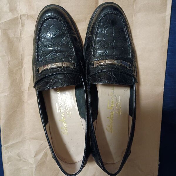 Salvatore Ferragamo サルヴァトーレフェラガモ 型押しローファー ロゴシルバー金具 36 C ブラック