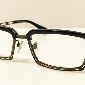 less than human BUSTING c.9610 レスザンヒューマン スクエア アンティークゴールド/ブラック