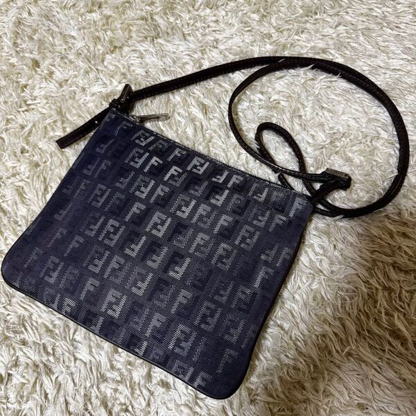 FENDI フェンディ ショルダーバッグ デニム ズッキーノ FF 総柄 斜め掛け ブルー ズッカ サコッシュ キャンバス レザー
