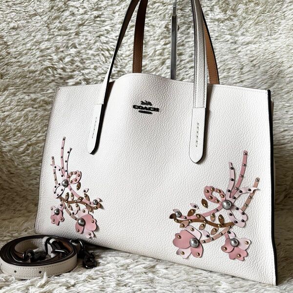 COACH コーチ トートバッグ チャーリー ウィズ フローラル パール パッチ 2way 肩掛け 斜め掛け レザー ホワイト
