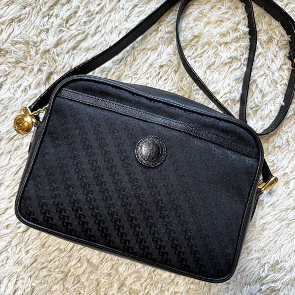 価格相談受付中 GUCCI オールドグッチ G柄 総柄 ショルダーバッグ ロゴ金具 ロゴ型押し 斜め掛け クロスボディ ブラック