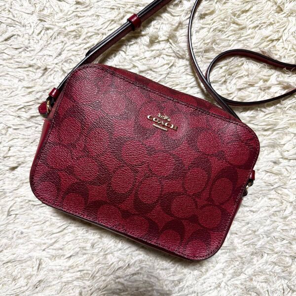 美品 COACH コーチ カメラバッグ 斜め掛け ショルダー シグネチャー PVC レッド メタルロゴ クロスボディ ミニバッグ