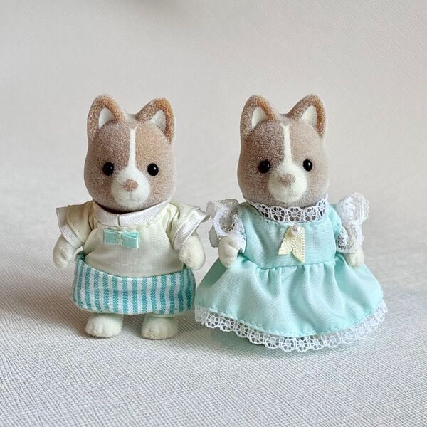 シルバニアファミリー イヌファミリー(オークルタイプ) 男の子+女の子 2体セット オークルイヌ アーバンライフ 廃番品 レア