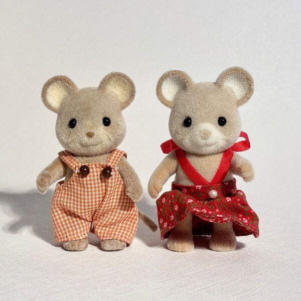 シルバニアファミリー アイボリーネズミの男の子+女の子 2点セット アイボリーネズミファミリー 廃盤品 当時物 レア