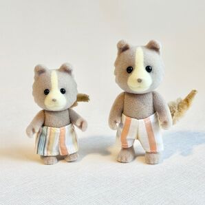 シルバニアファミリー マロンイヌ親子のリゾートセット お父さん+男の子 2点セット 海外版 アーバンライフ 廃番品 レア 当時物