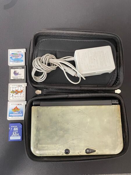 ニンテンドー3DS LL 32GB ブラック 充電器 ケース カセット付き