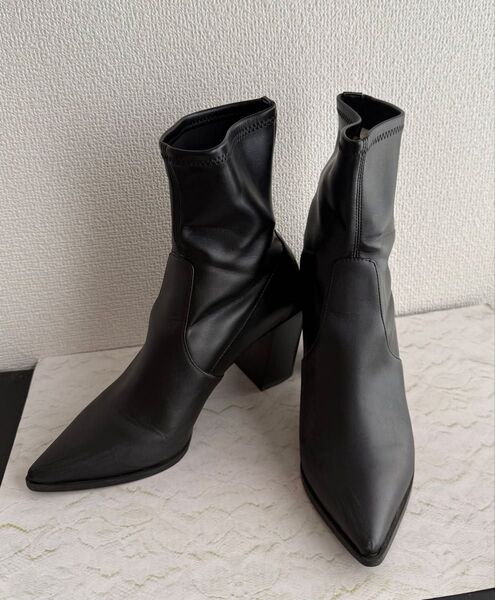 CHARLES & KEITH チャールズ&キース 黒 ショートブーツ 36