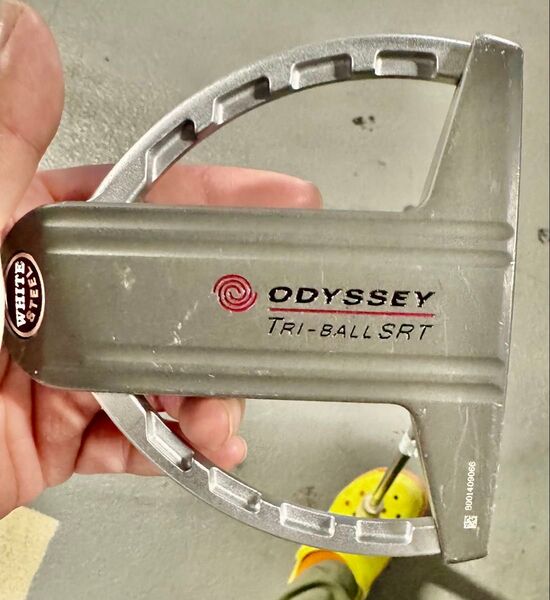 ODYSSEY TRI-BALL SRT パター White Steel