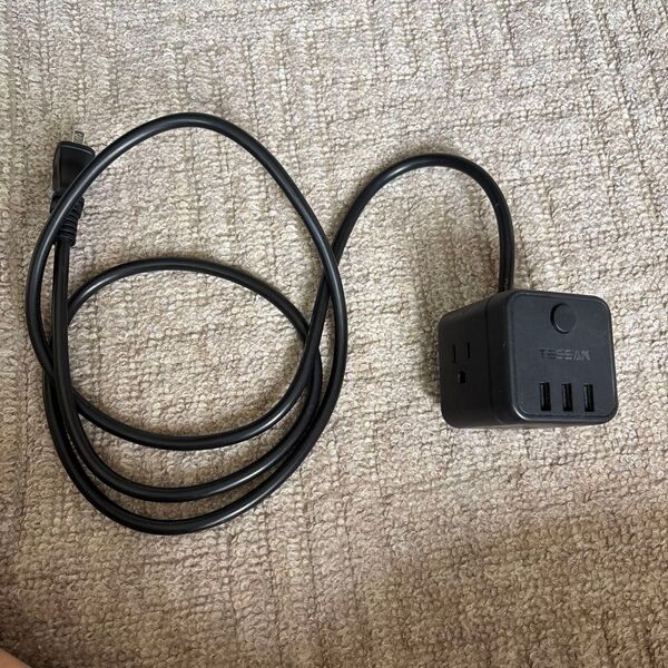 TESSAN 電源タップ コンセント3口 USB4口 ブラック