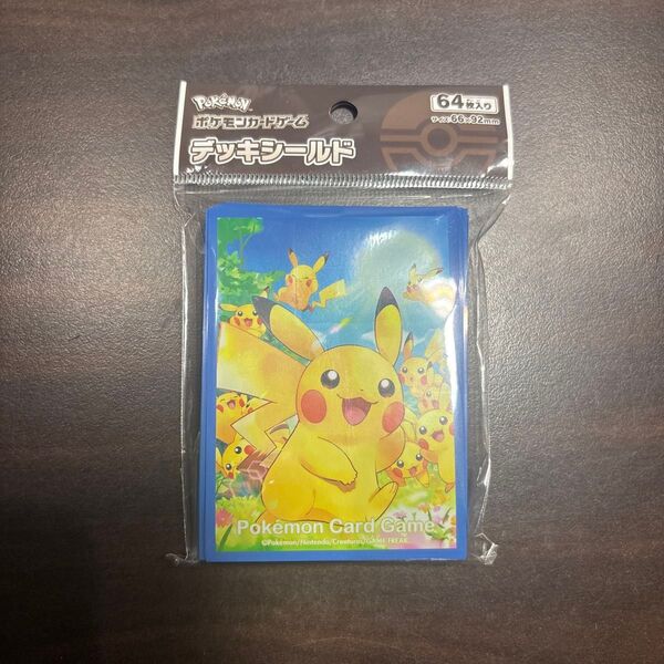 ポケモンカードゲーム デッキシールド 公式スリーブ ピカチュウ大集合