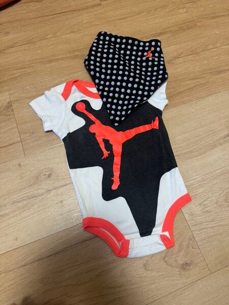 ジョーダン ロンパース&スタイ 0-6M 60-70cm JORDAN ベビー 半袖 ボディスーツ