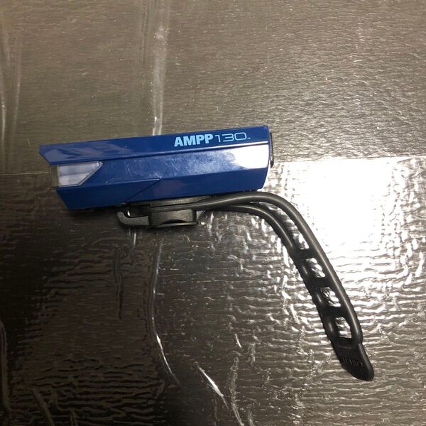 Cateye 130ルーメン コンパクト充電式ライトAMPP130