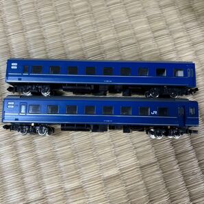中古KATO オハネ25(銀帯)とオハネフ25(銀帯)の寝台客車2両のみ鉄道模型です。