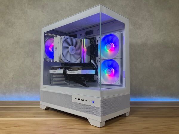 白色 ゲーミングPC Ryzen 5 5500 × RX6600 高コスパ構成 動作確認済み!