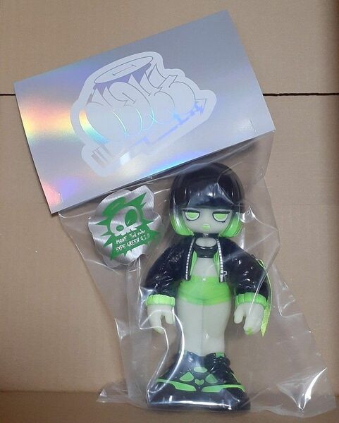 emDASH MOVE 3rd color HYPE GREEN GID ソフビ 蓄光 未開封