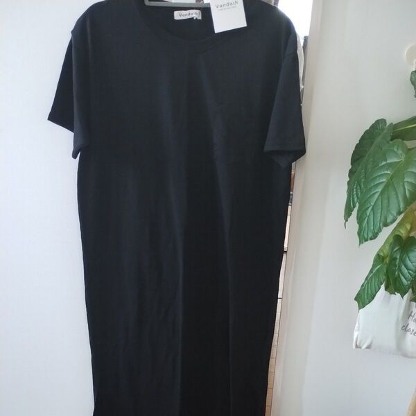 新品 タグ付き 半袖 カットソーワンピース Tシャツワンピース М 黒