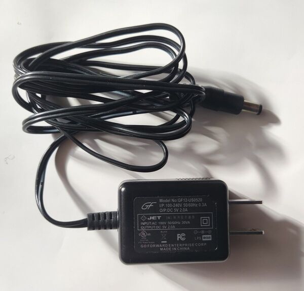 高性能超小型スイッチングACアダプター【 5V 2.0A 内径2.1mm】