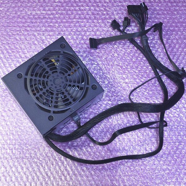 玄人志向 KRPW-BK650W/85+ 80PLUS BRONZE認証 ATX電源 ※PCI-Eケーブル欠品※