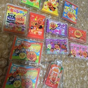 アンパンマン アクリルパーツ 12枚。 3、4センチ ハンドメイド アクリル