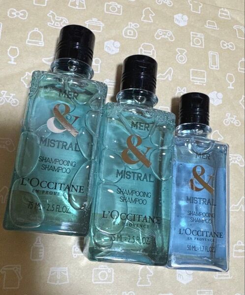 ロクシタン。MEシャンプー75ml×2本+50ml シャンプーのみ3本。総量200ml フランス。今月末まで