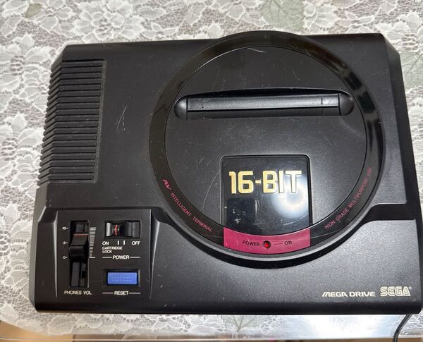 (ジャンク品 )(詳細は不明です)*(動作未確認) SEGA MEGA DRIVE HAA-2510