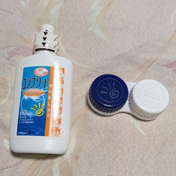 【未使用】コンプリートダブルモイスト60ml(コンタクトレンズケース付)