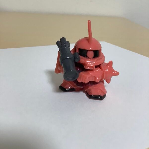 頭にキズあり びっくらたまご SDガンダム フィギュア シャア専用ザク