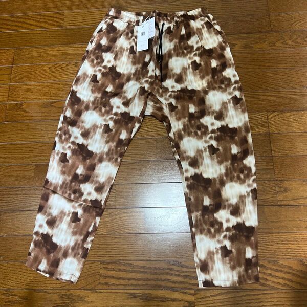 新品 メンズ カンビオ ブラウン モダンアーティストデザイン イージーパンツ Lサイズ