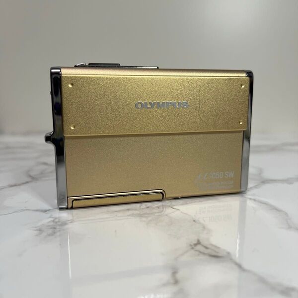 OLYMPUS μ1050SW 防水 耐衝撃 デジカメ ゴールド