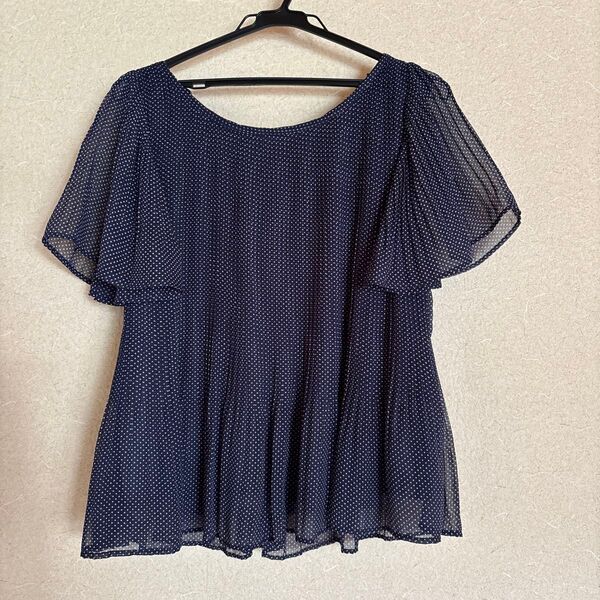 NATURAL BEAUTY BASIC 水玉トップス ネイビー