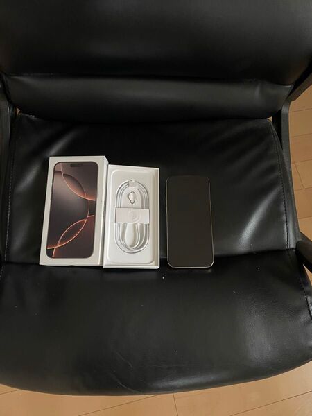 バッテリー100% 付属品完備 付属品未使用 iPhone16 Pro Max 256GB SIMフリー