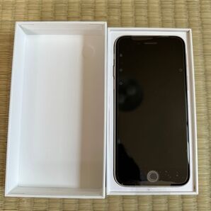 iPhone SE 3世代 スターライト 未使用に近い