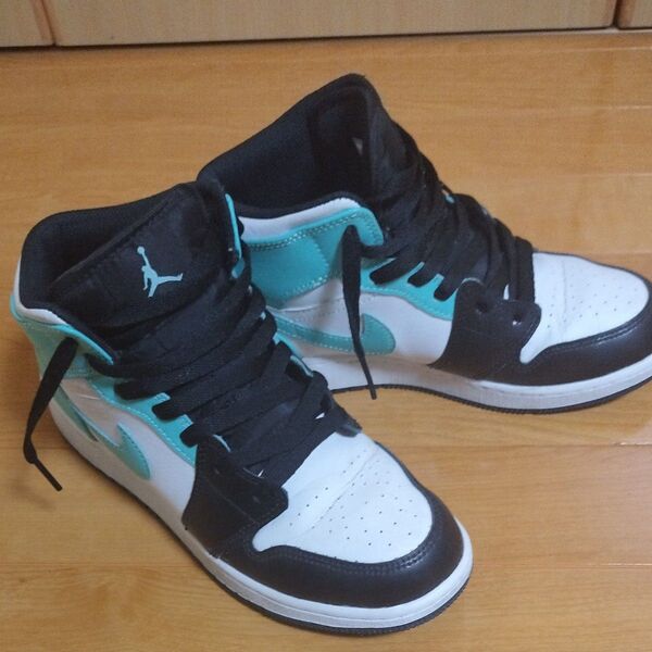 エアジョーダン1 MID(23日までの出品)