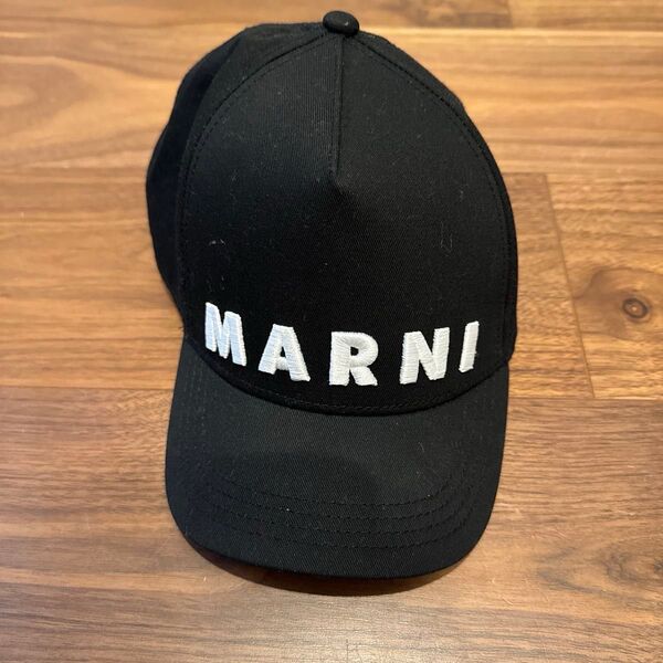マルニ キャップ 今期 黒 ベースボールキャップ ロゴキャップ