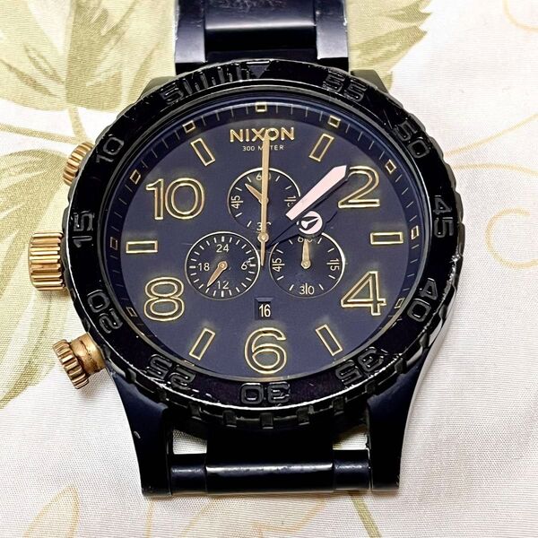 稼働品☆ドッシリ重量感!ニクソンNIXONクロノグラフ ダイバー300M